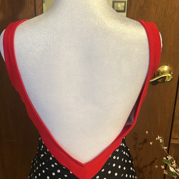 Swimsuit - Picture 4 of 8